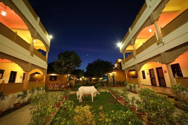 Chouki Dhani Resort